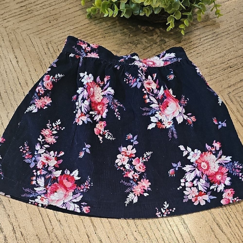 Floral Navy Corduroy Skirt Size 5 Baby Gap
